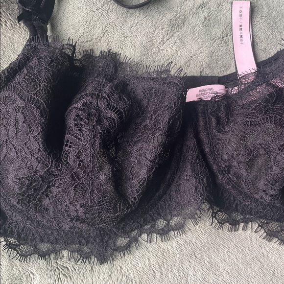 Victoria's Secret Black Lace Bra - Picture 6 of 7